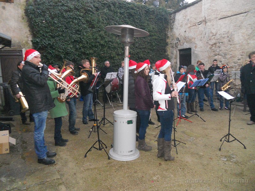 2013_12_21 Benefizveranstaltung im Schlosshof (Jugend) (2)